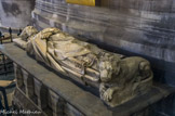 <center>Déambulatoitre. </center> Gisant de l’évêque Simon Matifas de Bucy (mort en 1304)