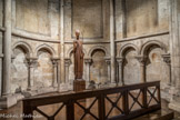 <center></center><center>Eglise Saint-Germain-des-Prés. </center> Chapelle St-Germain. Arcatures plaquées des chapelles rayonnantes.