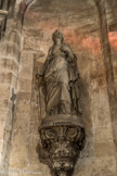 <center></center><center>Eglise Saint-Germain-des-Prés. </center> Chapelle Ste-Geneviève. Statue de Ste Théodosie. À Constantinople, au VIIIe siècle, sainte Théodosie, moniale. Pour avoir pris la défense d’une antique image du Christ, que l’empereur Léon l’Isaurien avait ordonné de retirer de la Porte d’airain du palais impérial, elle subit le martyre.