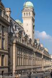 <center></center><center>La Sorbonne. </center> La Sorbonne Nouvelle disposait d’une tour astronomique, surplombant les bâtiments édifiés en bordure de la rue Saint-Jacques. Cet ancien observatoire des étudiants comprend une coupole principale, qui offre toujours une vision du ciel à 360°, et une coupole secondaire, qui abritait une lunette méridienne. La rue St Jacques est l'ancien cardo romain.