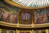 <center>Théâtre des Champs-Élysées.</center>Le Choeur séparant l'Orchestique grecque et l'Opéra.