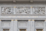 <center>Théâtre des Champs-Élysées.</center>Au centre des trois panneaux en bas-relief du haut de la façade, sculptés par Antoine Bourdelle, trône Apollon, assis négligemment, tenant en sa main gauche sa harpe (sa lyre). Les deux panneaux de côté sont formellement identiques et construisent une pyramide, qui a pour sommet le dieu romain. Il s'agit des muses courant vers Apollon. Si l'on compte celle qui est à gauche du panneau central, ça fait bien neuf ! L'œuvre est titrée Apollon et la méditation.