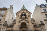 <center>Eglise Apostolique Arménienne.</center>Elle se trouve à côté de la chapelle Notre-Dame de Consolation. Alexandre Mantachian (1842-1911), richissime bienfaiteur de Tiflis grâce au pétrole, étudia le projet de construction d’une Eglise Arménienne. Il fut impressionné par la beauté de l’Eglise de Nore Dame de la Consolation, il fit donc appel à son architecte Albert Désiré Guilbert, qui fut conseillé par des architectes de Tiflis pour les caractéristiques arméniennes.  Au fronton, on grava symboliquement la 7ème lettre de l'alphabet arménien 