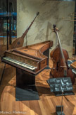<center></center><center>Le Musée de la Musique.</center>Orfeo, de Claudio Monteverdi
Cet ensemble instrumental évoque celui utilisé par Claudio Monteverdi lors de la création de son opéra Orfeo, qui eut lieu au Palais Ducal de Mantoue le 24 février 1607. Clavecin. Giovanni Antonio Baffo Venise, 1579.
Théorbe. Wendelio Venere ( ? - après 1611) Padoue, 1606. Contrebasse de viole. Attribuée à Pellegrino de Michelis. Brescia, vers 1550. Il y avait aussi : Cornet à bouquin. Anonyme. Italie, XVIe siècle ?
Trompette. Anton Schnitzer ( ? -1608) Nuremberg, 1599.
Régale. Anonyme. Allemagne, XVIe siècle
Trombone à coulisse George Ehe (1595-1668). Nuremberg, 1619. Orgue positif. Bartolomeo Ravani. Lucques, 1651.