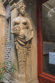 <center></center><center>La Ruche.</center>