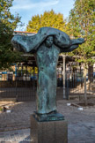 <center></center><center>Le parc Georges-Brassens. </center> Le porteur de viande d'Albert Bouquillon.