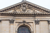 <center>Notre-Dame-des-Victoires. </center> Ordre corinthien et écusson au armes de la France surmonté de la couronne royale et entouré du grand cordon du Saint-Esprit.