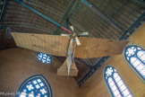 <center></center><center>Musée des Arts et Métiers.</center> Aéroplane Esnault-Pelterie.
Établissements Robert Esnault-Pelterie 1906.
Robert Esnault-Pelterie fait partie des pionniers de l'aviation. Il met en point l’aileron en 1905.
En 1906, il conçoit son premier aéroplane, le REP 1. Contrairement aux autres avions de l’époque, c'est un monoplan, constitué d'une structure métallique et présentant des formes très sobres. Il est propulsé par un moteur de 30 chevaux, à 7 cylindres en éventail. La disposition ingénieuse des cylindres, ainsi que leurs ailettes permettant un refroidissement par circulation d’air, permet de combiner puissance, taille réduite et légèreté. Le système de refroidissement par eau (radiateur, tubulures, pompe à eau, liquide...) est ainsi supprimé.