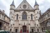 <center></center><center>Musée des Arts et Métiers.</center> Le Prieuré ou Abbaye Saint-Martin-des-Champs. La façade de l’église  due à Léon Vaudoyer, sur la rue Saint-Martin, est un pastiche néo-gothique flamboyant réalisé vers 1885.