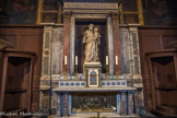 <center></center><center>Église Notre-Dame-de-Lorette. </center> La chapelle est dédiée à Saint Joseph sans doute pour le préfet Joseph Gaspard comte de Chabrol qui joua un rôle important dans la construction de l'église et à Saint Philibert pour le préfet Claude Philibert Rambuteau qui lui succéda.