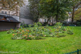 <center></center><center>Quartier de ND de Lorette. </center>Ce square porte le nom d’Alex Biscarre, conseiller de Paris en 1959. Il a été créé sur une partie du jardin de l’hôtel particulier acquis par Alexis Dosne, agent de change, en 1832.
Adolphe Thiers épouse sa fille en 1833 et s’installe dans ces lieux à partir de 1840.