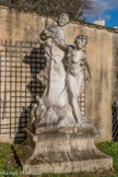 <center></center><center>Ville d’Avray. </center> Groupe sculpté du début du 4ème quart du 19ème siècle réalisé par François-Raoul Larche (1860-1912),  exposé au salon de 1909. Corot a fait ses études à Coubron (Seine-Saint-Denis) où habitait Larche.