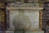 <center></center><center>Les Catacombes de Paris. </center>