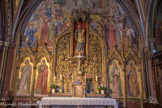 <center></center><center>Église Saint-Germain-l'Auxerrois.</center> Statue de Marie, reine avec sa couronne et son habit bleu, de l'école champenoise (XIVème S) entourée d'un arbre de Jessé dessiné par Viollet-le-Duc. De part et d'autre : St Jean, St Joachim, Ste Anne et St Joseph.