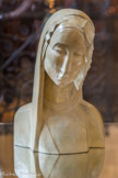 <center></center><center>Église Saint-Germain-l'Auxerrois.</center> Buste de la Vierge, de Françoise Baron.