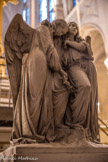 <center></center><center>Église Saint-Germain-l'Auxerrois.</center> Statue à l'arrière du choeur.