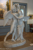 <center></center><center>Musée Marmottan Monet.</center> Attribué à GIOVANNI MARIA BENZONl 1809-1873
d'après ANTONIO CANOVA 1757-1822
L'AMOUR ET PSYCHÉ Marbre blan
