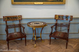 <center></center><center>Musée Marmottan Monet.</center>GEORGES JACOB 1739-1814
PAIRE DE FAUTEUILS « A L’ÉTRUSQUE » Entre 1790 et 1792 Acajou et papier peint.<br> ANONYME
GUÉRIDON ITALIEN DE JOACHIM MURAT
Époque Premier Empire