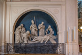 <center>Église Saint-Roch. </center> «Mise en croix»
Plâtre de Jean Duseigneur (1857)