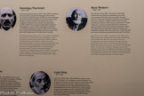 <center>Les Grands Peintres Naïfs.</center>René Rimbert (Paris, 1896—Perpezac-le-Noir, 1991), fonctionnaire des Postes, est dessinateur pour l'état- major pendant la Première Guerre mondiale. De retour du front, il fréquente l’Académie Colarossi rue de la Grande Chaumière, s’initie au modèle vivant et entre en contact avec Marcel Gromaire et Max Jacob, qui devient son mentor intellectuel. La toile Le Douanier Rousseau montant vers la gloire et entrant dans la postérité est remarquée au Salon des Indépendants et l’artiste est rapidement associé aux expositions d’artistes dits naïfs. Il est soutenu à partir de 1944 par Anatole Jakovsky puis, plus tardivement, par Dina Viemy.<br>
Louis Vivin (Hadol, 1861 — Paris, 1936) fait carrière comme agent des postes, où il est affecté au service ambulant. Il ne se consacre à la peinture à plein temps qu’une fois à la retraite, en 1922. Il expose à la Foire aux croûtes de Montmartre où il est remarqué par Henri Bing et Wilhelm Uhde. Il peint essentiellement a partir de reproductions, cartes postales et gravures découpées dans des magazines. Son travail se découpe en plusieurs séries, parmi lesquelles on trouve des scènes de genre, des chasses et quantité de vues des monuments de Paris.