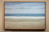 <center>Les Grands Peintres Naïfs.</center> Dominique Peyronnet
1872-1943
Marine ou La Mer
Vers 1931?
Huile sur toile
Dominique Peyronnet, installé à Paris, passe ses étés en bord de mer, près du Tréport, où il a tout le loisir d’observer les variations de la lumière sur les vagues. Ses nombreuses marines montrent l’acuité de son regard d’imprimeur spécialisé dans la lithographie en couleurs. Cette toile a été offerte, comme le souligne la dédicace, à Maximilien Gauthier. Secrétaire des éditions Larousse dans le domaine des Beaux-Arts, l’écrivain a beaucoup soutenu l’art vivant et il est le commissaire de l’exposition «Les maîtres populaires de la réalité» en 1937. Il a découvert Peyronnet au Salon des Indépendants, en même temps que Cécile Grégory. C’est lui qui l’intègre au groupe des artistes dits naïfs.