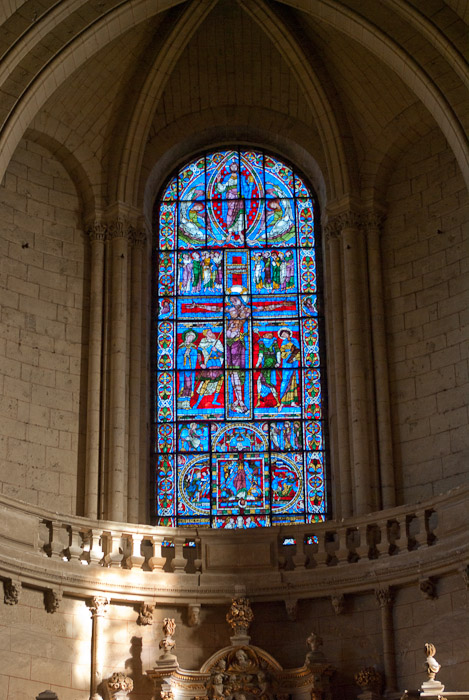 Verrière de la crucifixion.