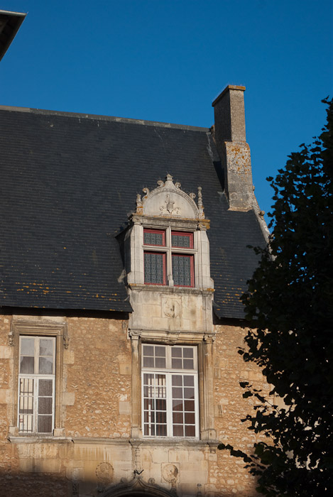 Hôtel Geoffroy d'Estissac, ancien doyenné Saint Hilaire.