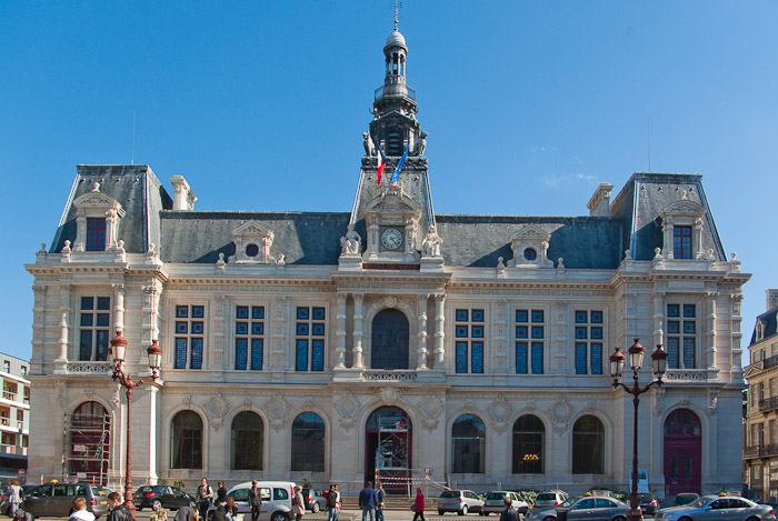 L'Hôtel de Ville.