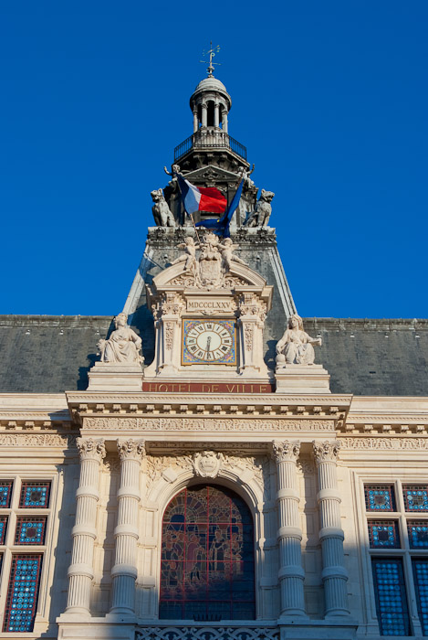 L'Hôtel de Ville.