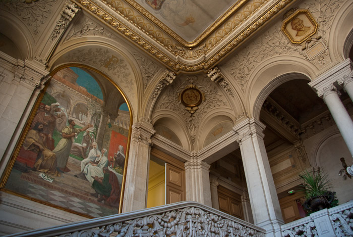 L'Hôtel de Ville.