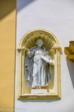 <center>Saint-Nicolas-de-Véroce</center>A gauche, saint Pierre, premier pape, qui a reçu de Jésus la responsabilité de la future chrétienté.