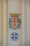<center>Saint-Nicolas-de-Véroce</center>Les croix de consécration d’origine ont été recouvertes au XIXème. Ces douze croix ont été reprises pour retrouver leur éclat. Celle du haut est surmontée de la couronne de Savoie.