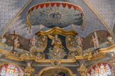 <center>Hauteluce : Église Saint-Jacques-d'Assyrie.</center> Dieu le Père, avec, au-dessus, la colombe du Saint Esprit.