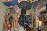 <center>Hauteluce : Église Saint-Jacques-d'Assyrie.</center> Le mouvement dans les attitudes évoque le style particulier et expressif du sculpteur savoyard Jacques Clérant.