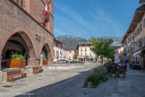 <center>Conflans et son Quartier médiéval.</center> Grande-place