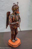 <center>Conflans : Musée d’Art et d’Histoire.</center> Diable de Bessans - Figurine articulée - Pin cembro polychrome - Fin XIXe siècle - début XXe siècle - Vincendet. Par comparaison à l’ensemble de la production de statuettes, la figurine du diable est marginale jusqu’aux années 1900, mais elle est la plus populaire.
Le premier sculpteur de diables serait Etienne Vincendet (1813 - 1889). En 1857, lorsque le curé de Bessans supprime les repas annuels donnés aux chantres (hommes chantant dans le chœur de l’église) : « l'un des chantres, Etienne Vincendet, taille dans le bois un diable affreux à regarder emportant un prêtre ». La statuette est déposée de nuit devant la porte du presbytère. Le curé ayant deviné l'auteur de l’œuvre, le diable se retrouve le lendemain soir devant la demeure de Vincendet... Le manège aurait duré un mois. (Francis Tracq, 2006). Au final, un «passant» achète la figurine : une légende est née.
Etienne et son fils, Pierre-François Vincendet (1843-1919) dit Pierre Kéné, ne signent pas leurs œuvres. Mais les « anciens » de Bessans attribuent plus volontiers les diables à Pierre Kéné, qui aime les peindre avec du jaune ou du rouge vif, des « taches » rouges qui pour certaines rappellent des langues de feu telles les flammes de l’enfer.