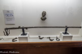 <center>Conflans : Musée d’Art et d’Histoire.</center> Balance romaine (statera).
Fer – Bronze. Villa de Gilly-sur-Isère. IIe - IIIe siècle.
Si le modèle de cette balance est commun, sa longueur (1,53 mètre) en fait un objet unique en Gaule et peut-être même en Europe.
Elle permettait des pesées allant jusqu'à 109 kg environ.