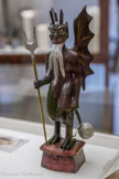 <center>Conflans : Musée d’Art et d’Histoire.</center> Diable de Bessans – 1933. Pâques est la fête la plus importante pour les Chrétiens, célébrée en mémoire de la résurrection du Christ Sa date, variable, est fixée au dimanche qui suit la première pleine lune après l’équinoxe de printemps. Pâques est donc célébré, selon les années, entre fin mars et fin avril. Une grande partie du calendrier chrétien dépend de cette date.
La semaine sainte commence le dimanche des Rameaux, qui commémore rentrée triomphale de Jésus à Jérusalem. Le Jeudi saint - entre les Rameaux et Pâques - marque la fin du carême et commémore la cène.